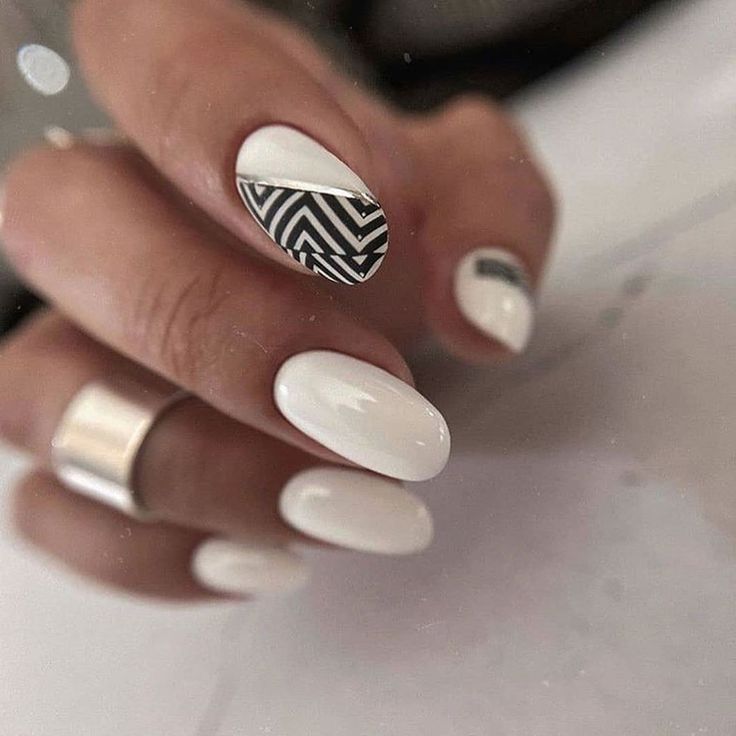 Short New Year's Nails White 2024 18 Ideas: Trendy Designs & Manicure Art