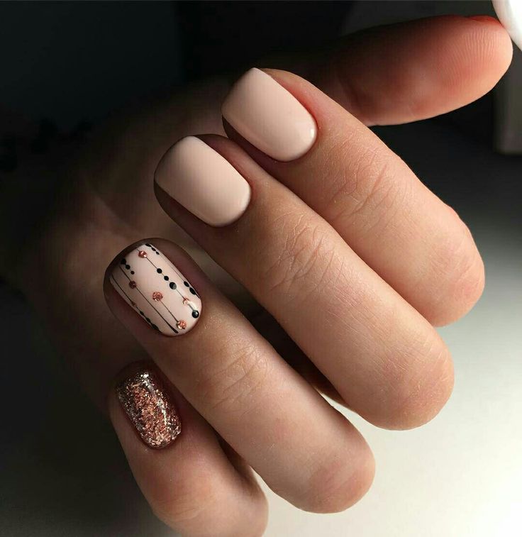 Short Gold Nail Designs for 2024 21 Ideas: NYE and Christmas New Trendsetters