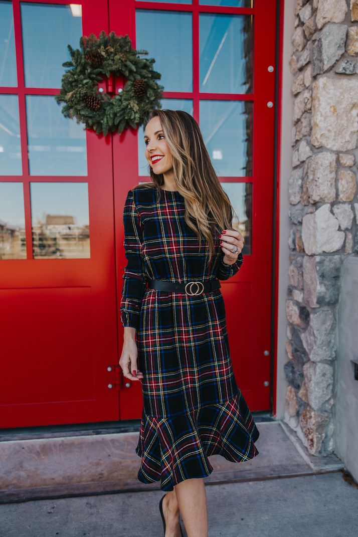 Trendy Christmas Outfit Ideas 2023: Casual Holidays, Work Parties ...