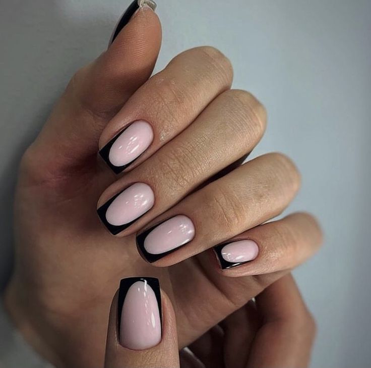 Short New Year's Nails: Black 2024 Designs & Trendy 16 Ideas