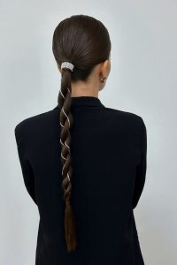 New Year's 2024 Hairstyles: Curly, Short, Braided, and Effortless Looks