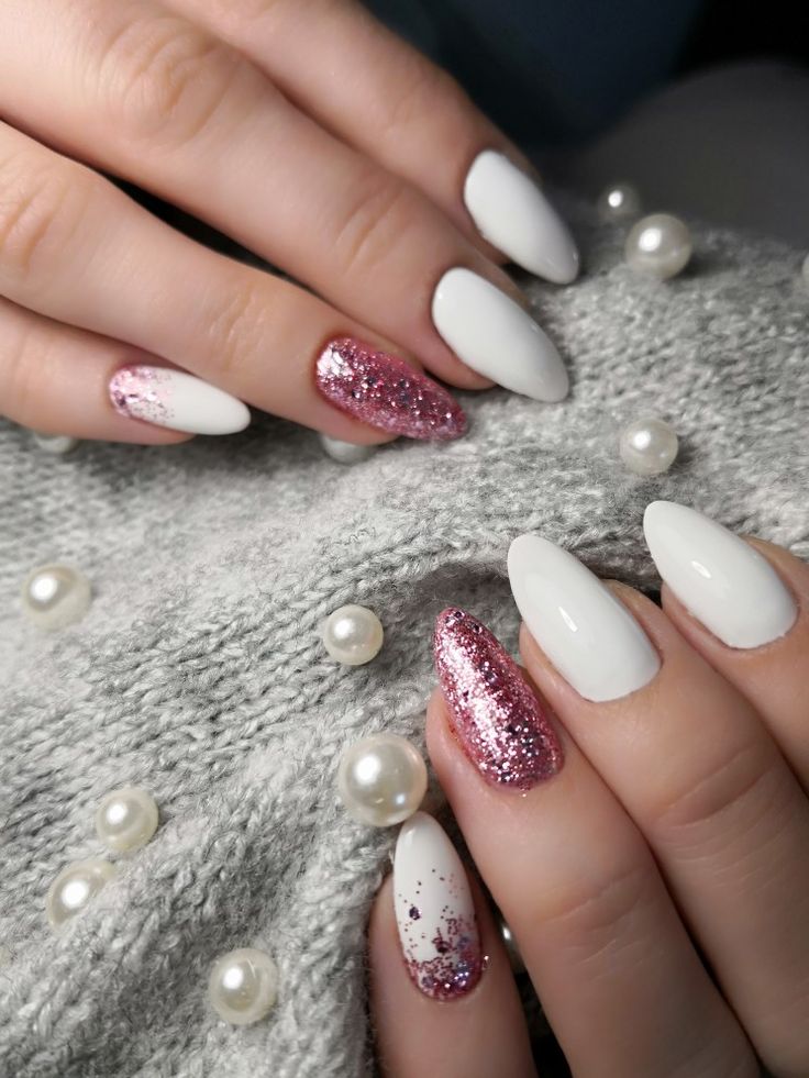 Short New Year's Nails White 2024 18 Ideas: Trendy Designs & Manicure Art