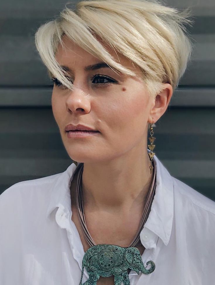 Pixie Haircut 2024 16 nápadů: Buďte napřed s delšími, krátkými a červenými styly