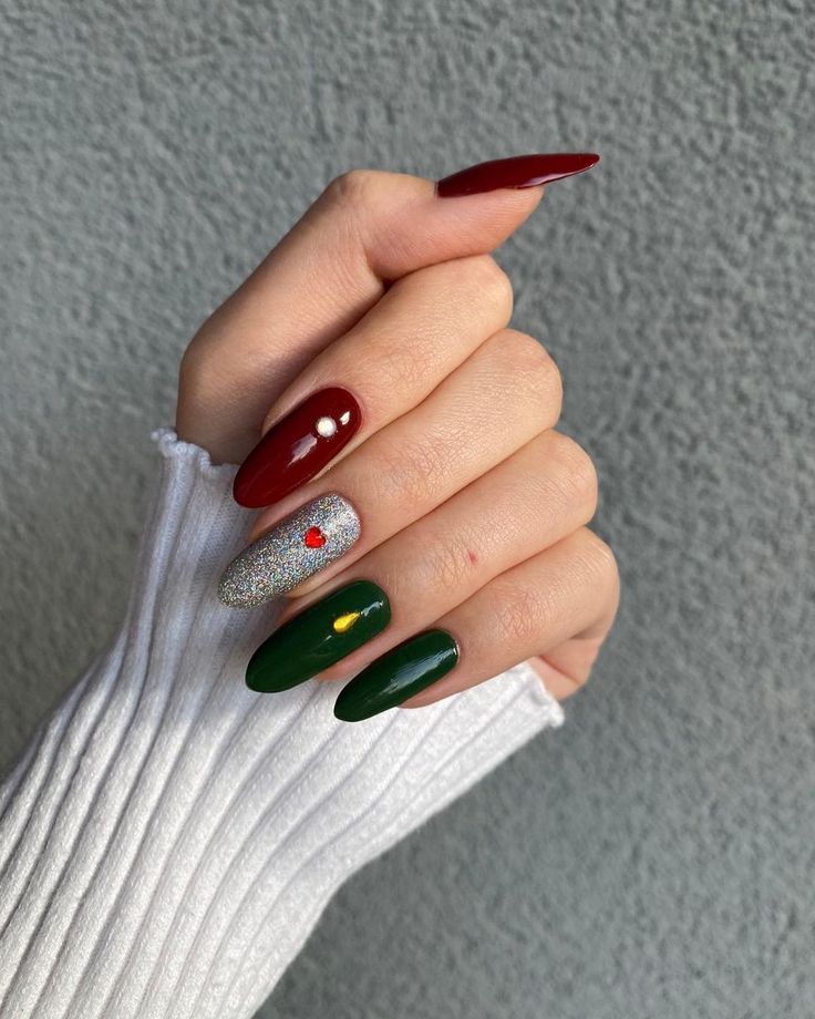 Christmas Nails Acrylic 2023 16 Ideas: A Festive Nail Art Guide