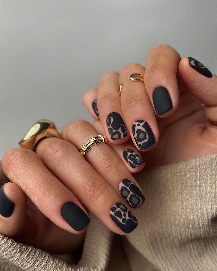 Winter Manicure 2023-2024 16 Ideas: Nailing the Season's Trends