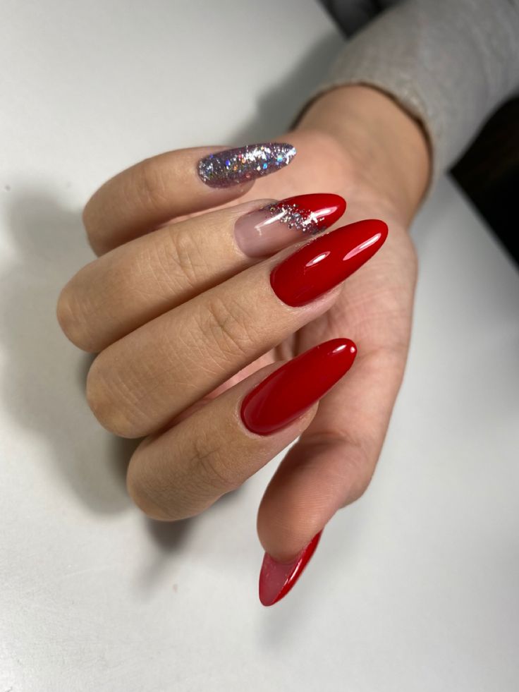 Round Christmas Nails 2023 20 Ideas