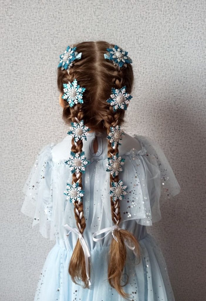 Christmas Hairstyles for Kids 2023 21 Ideas