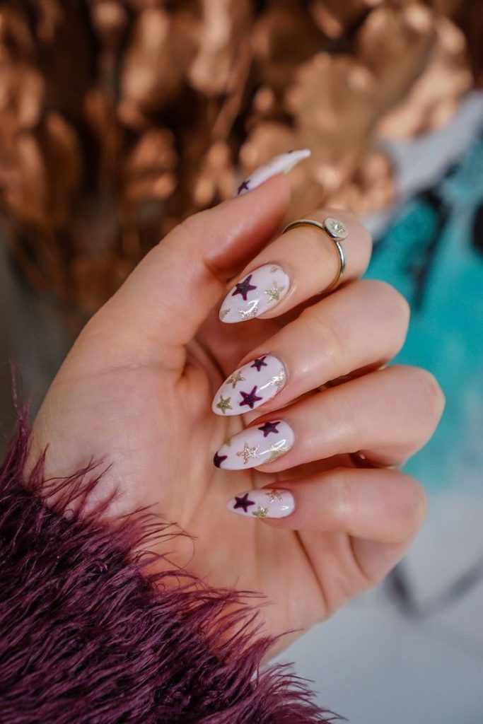 Christmas Nail Art 2023 21 Ideas: A Trending Style Guide