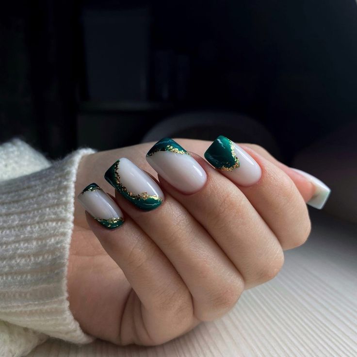 Novoroční nail art 2024 18 nápadů: Lunární, čínské inspirace a trendy vzory