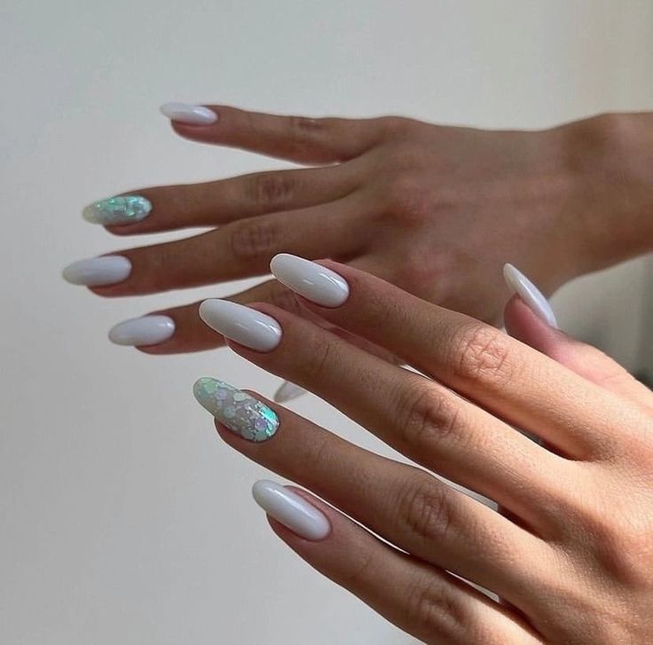 White Christmas Nails 2023 22 Ideas: The Ultimate Festive Nail Guide