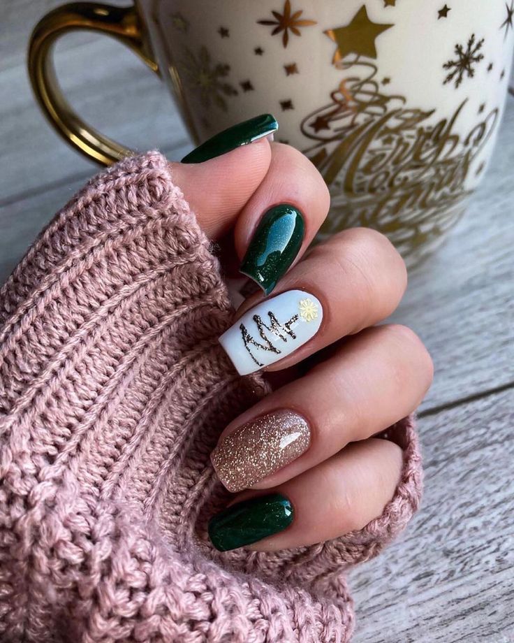 Short Christmas Nails 2023 16 Ideas: Festive and Trendy Nail Designs