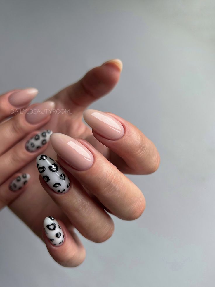 Novoroční nail art 2024 18 nápadů: Lunární, čínské inspirace a trendy vzory