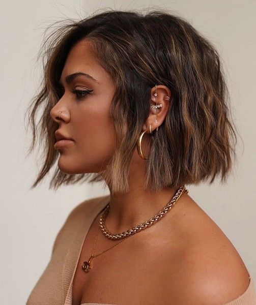 Chin-Length Haircuts 2024 20 Ideas: Trends for Fine and Thick Hair, Round Faces, and More