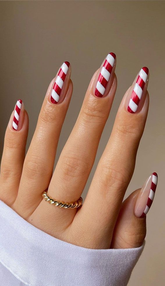 Long Christmas Nails 2023 18 Ideas: Nail Art Inspiration for the Festive Season