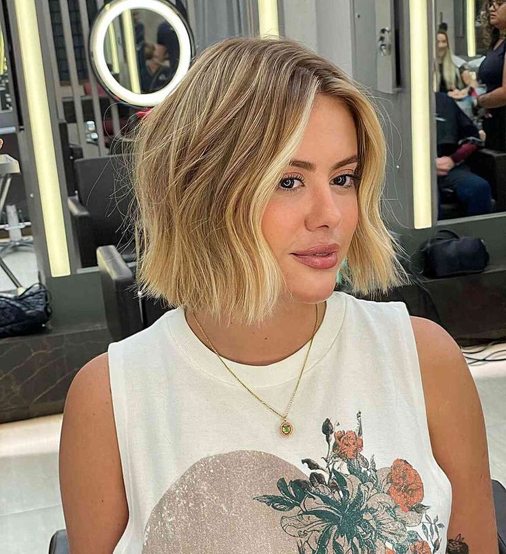 Chin-Length Haircuts 2024 20 Ideas: Trends for Fine and Thick Hair, Round Faces, and More