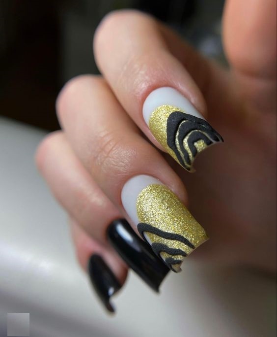 Squoval Nails 2024 15 Ideas: Chic & Trendy Designs