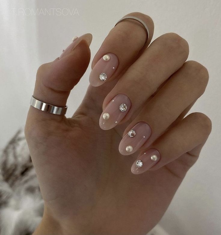 2024's Top Nail Rhinestone Designs 15 Ideas