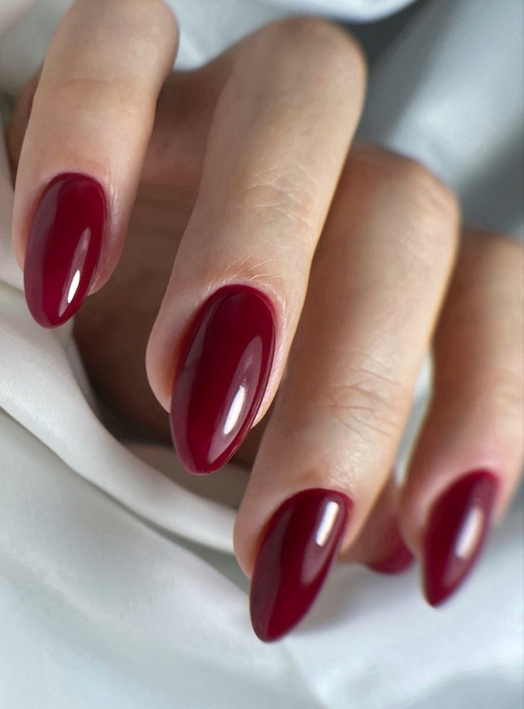 2024's Top Oval Nail Designs 15 Ideas