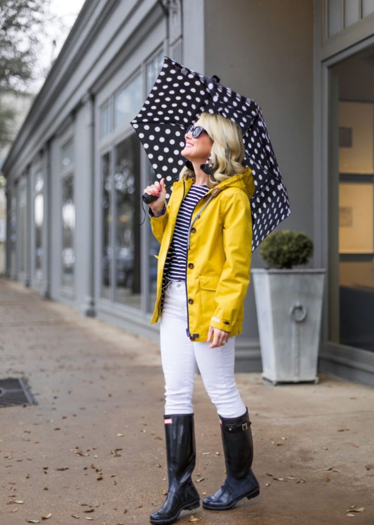 Stylově obejmout déšť: Umbrella Outfit 2024 18 nápadů