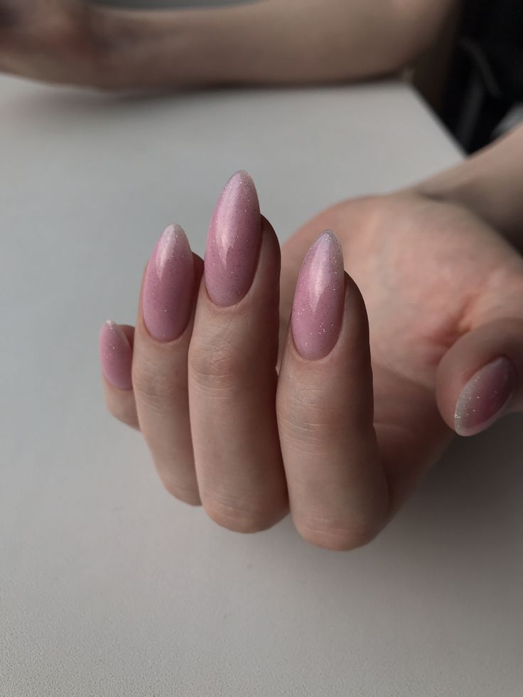 Ponořte se do světa návrhů dip Nail Designs 2024 16 nápadů: Směs elegance a hravosti