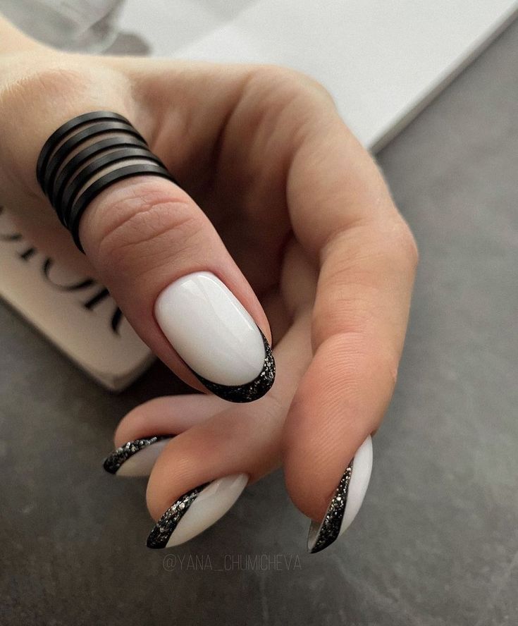 Explore the Best Oval Nail Designs for 2024 Cute, Simple, and Chic