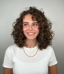 Discover Short Curly Haircuts 2024 - Round Face, Medium Texture, Korean ...