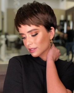 Discover The Best 2024 Haircuts For Thick Hair Pixie Bob More   Bez Nazvaniya 27 239x300 