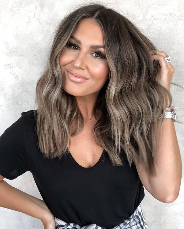 2024 Medium Length Haircut 18 Ideas Trends: Layers, Bangs, and Styles