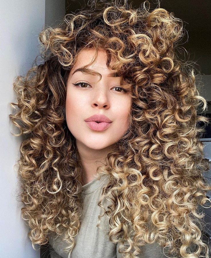 Trendy Curly Haircuts 2025 Short, Medium, Long Styles with Bangs