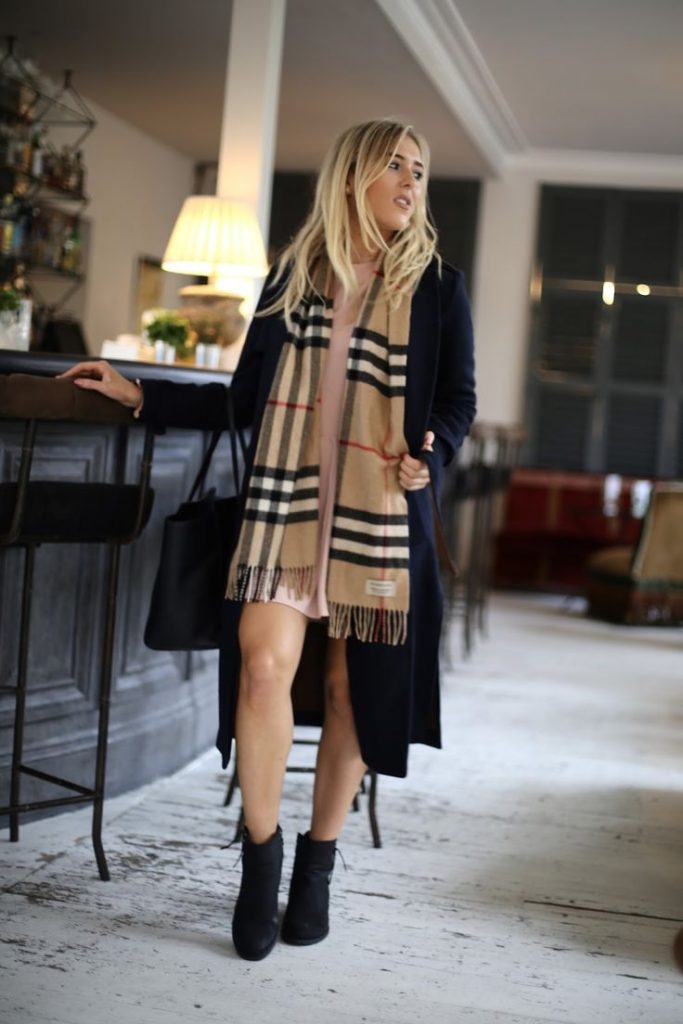 Scarf Outfit 2024 18 Ideas: Elevate Your Winter Fashion Game