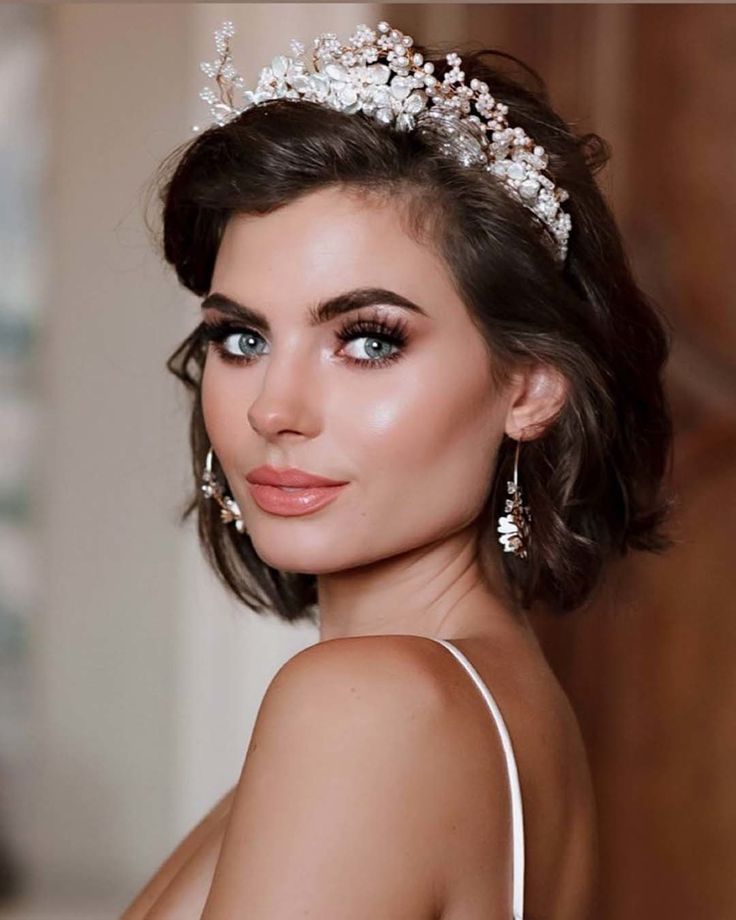 Elegant 2024 Wedding Hairstyles Updo Summer Waves Bob Braid And More   Wedding Hairstyles For Short Hair 2024 Guide Expert Tips 