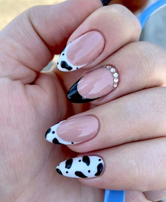 Spring 2024's Chic Oval Nail Trends 15 Ideas