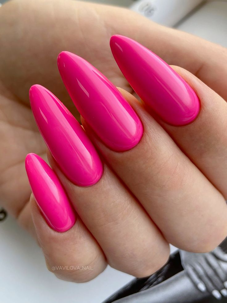 Spring 2024's Trendy Almond Nail Designs 15 Ideas