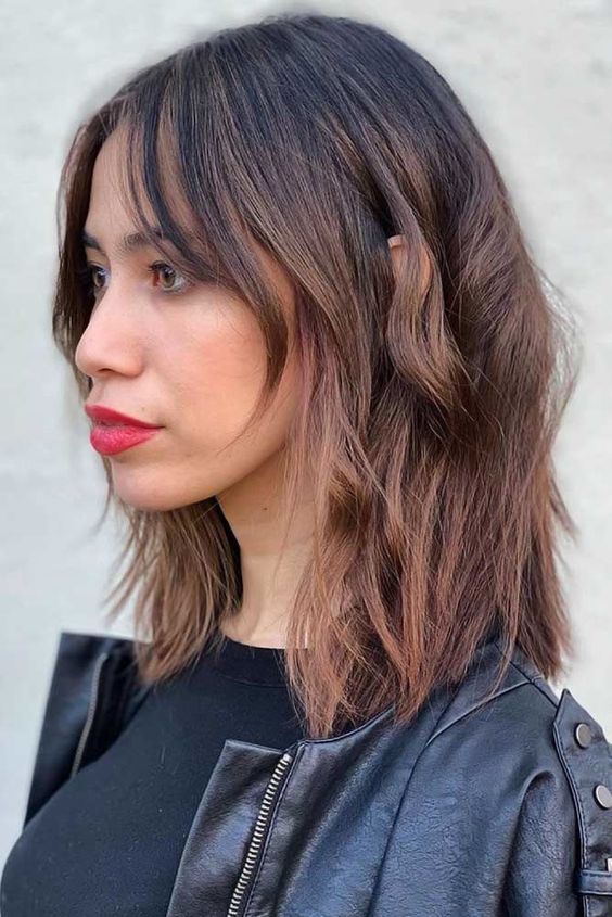 Embrace 2024's Spring Short Hair Color Trends and Styling Ideas