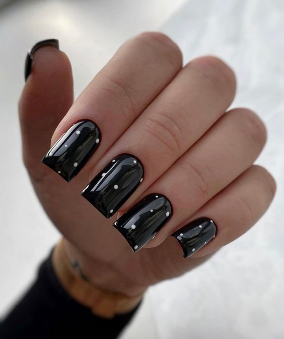 Весенние черные ногти 2024 16 идей: Ваш гид по стилю
