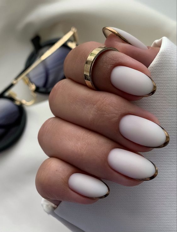 Embracing the Elegance of White Nails for Spring 2024 15 Ideas