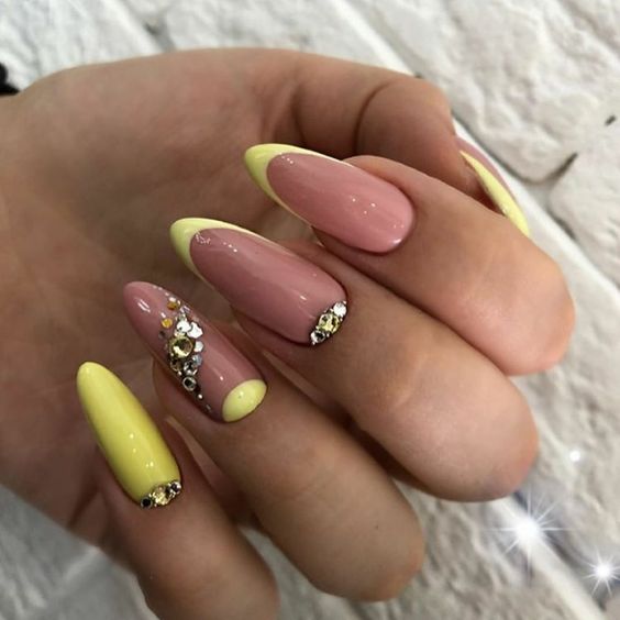 Elevating Your Spring Look with Rhinestone Nails: A Dazzling Trend for 2024 15 Ideas