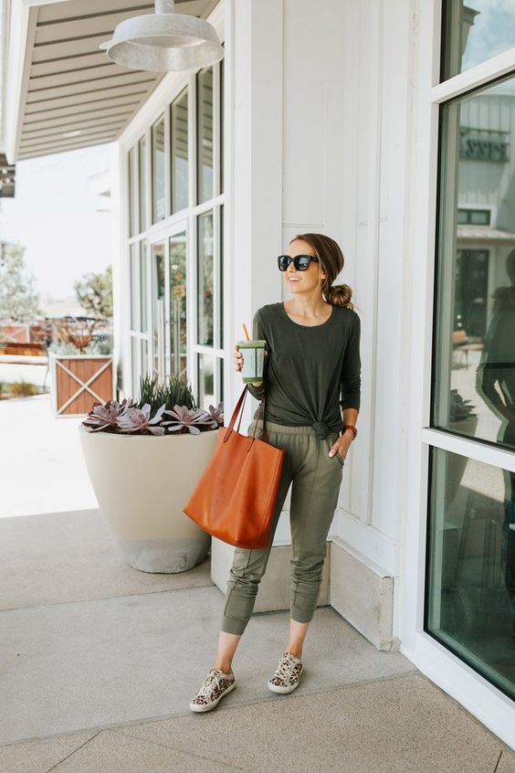Celebrating Motherhood: Chic and Versatile Mom Day Outfits for 2024 15 Ideas