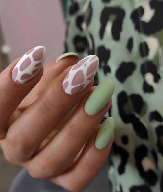 Embracing Spring with a Fresh Palette: Manicure Nails Color Spring 2024 15 Ideas