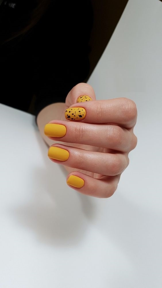 Embrace the Radiance: Spring Nails Yellow 2024 15 Ideas