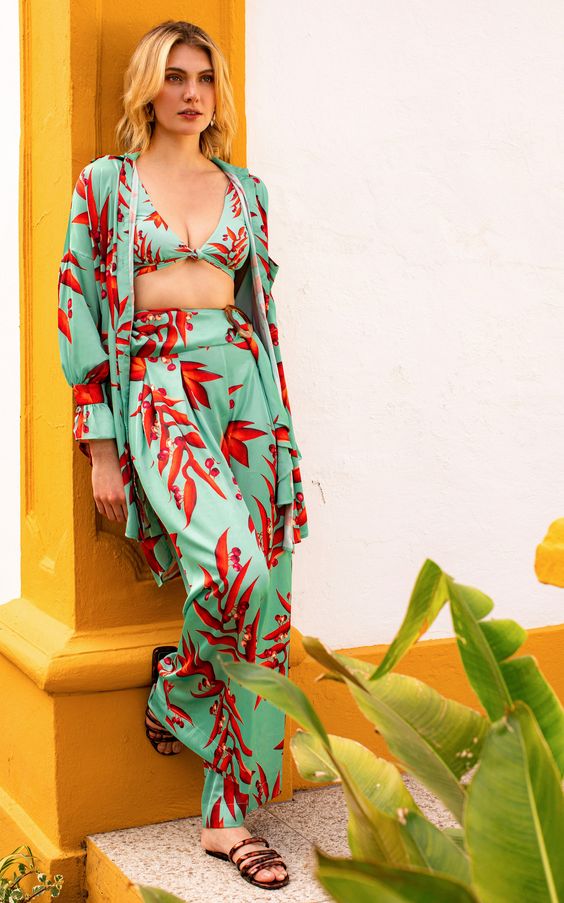 Palm Springs Outfit 15 Ideas 2024: The Ultimate Guide to Stylish Desert Fashion