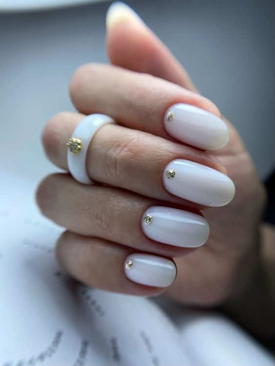 Embracing the Elegance of White Nails for Spring 2024 15 Ideas