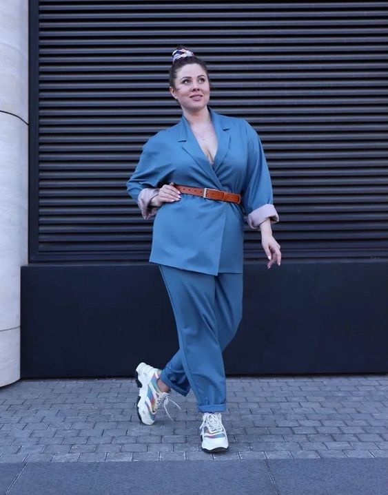 Embracing Elegance and Comfort: Spring Midsize Outfits for Women - Wardrobe 2024 15 Ideas