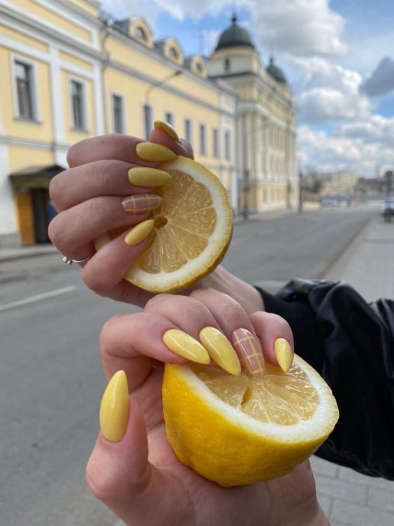 Embrace the Radiance: Spring Nails Yellow 2024 15 Ideas