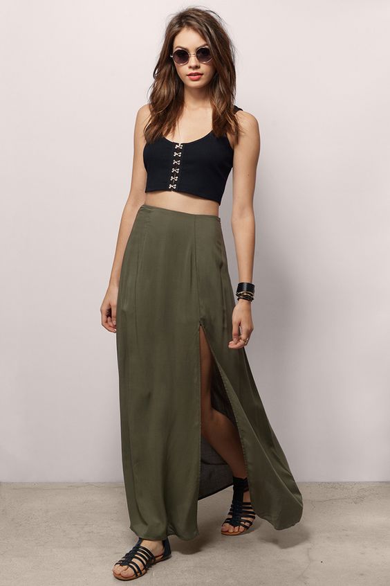 Embracing Summer Elegance with Maxi Skirt Outfits 16 Ideas