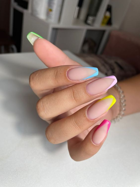 June Nails 17 Ideas 2024: Elevate Your Style with the Latest Trends