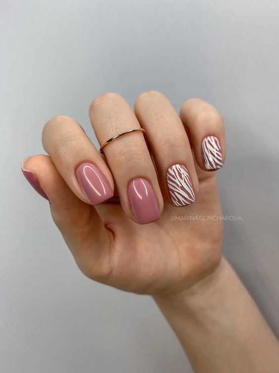 Intriguing Nails for Summery Days: Short and Chic 25 Ideas