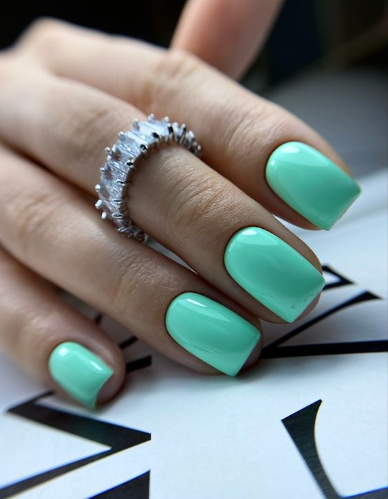 Intriguing Nails for Summery Days: Short and Chic 25 Ideas