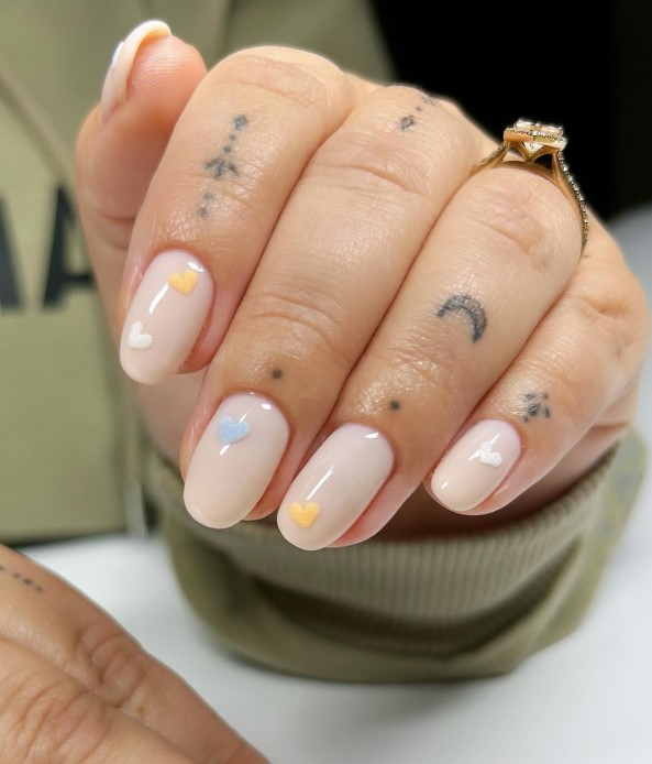 Intriguing Nails for Summery Days: Short and Chic 25 Ideas