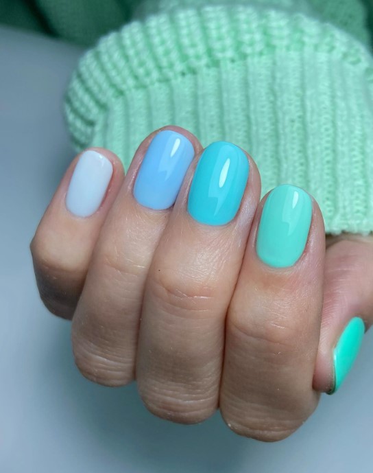 Intriguing Nails for Summery Days: Short and Chic 25 Ideas